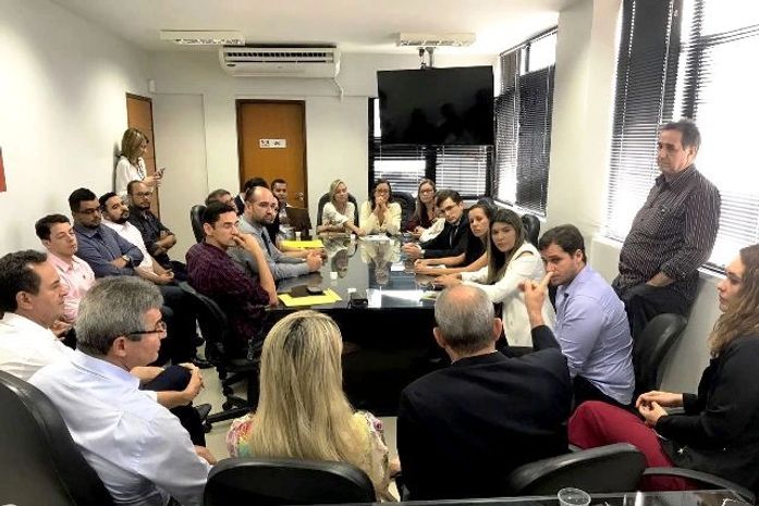 Prefeitos se reuniram com representantes da Fundepes