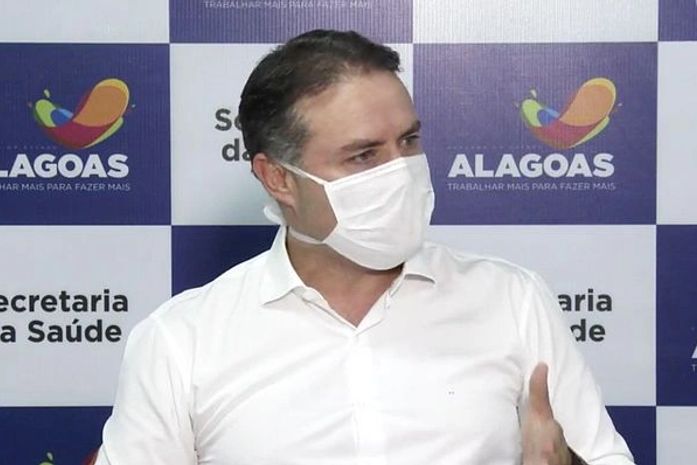 Renan Filho anuncia imunização de pessoas com 39 anos ou mais em Alagoas