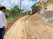 Prefeito de Santana do Mundaú acompanha início de mais uma obra de pavimentação