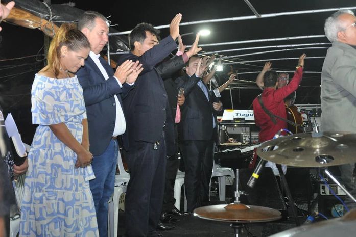 Dia do Evangélico: foi uma noite de muita fé, música e oração!