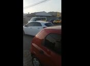 Obra desvia trânsito e moradores reclamam de falta de sinalização; Veja vídeo