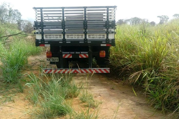 Veículo foi encontrado em um matagal na Forene