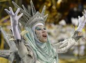 Com homenagem a Elis, Vai-Vai é campeã do Carnaval de SP