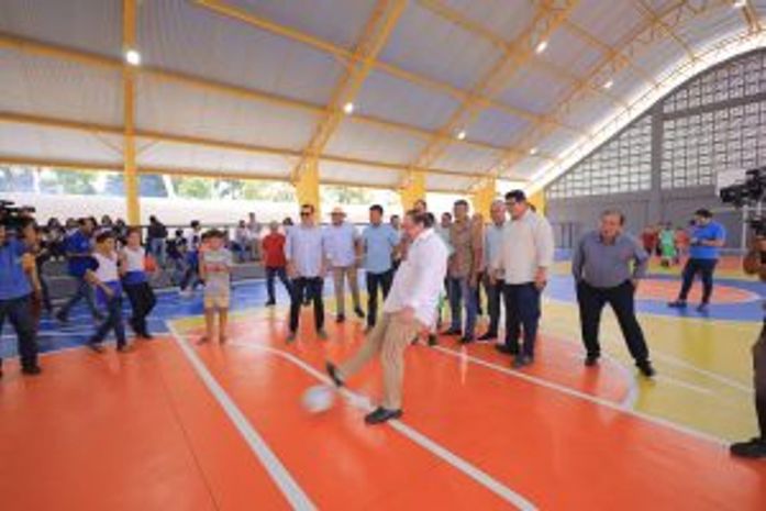 Prefeito Luciano inaugura Ginásio Poliesportivo e anuncia mais obras em Arapiraca