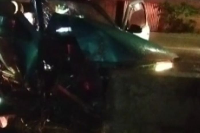 Vídeo: motorista tenta retorno e bate em estrutura de concreto em trecho sem iluminação da AL-110