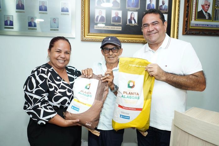 Prefeitura de Belém beneficia produtores com entrega de sementes