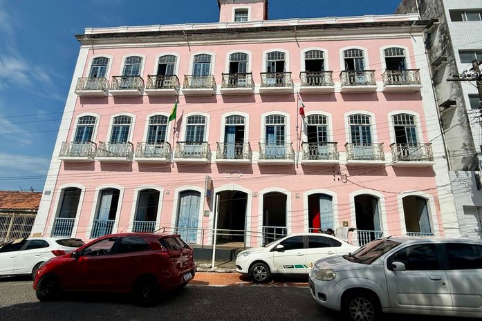 Biblioteca Pública Graciliano Ramos recebe exposição “Arte, Vida e Superação”