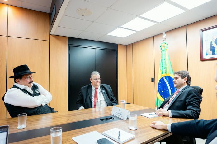 Em Brasília, Prefeito Gilberto Gonçalves e Vereador Valério Passos se reúnem com ministro das comunicações