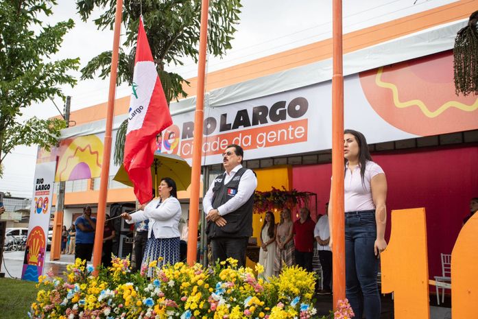 Prefeito Gilberto Gonçalves celebra os 109 anos da Emancipação Política de Rio Largo com cerimônia de Hasteamento e Missa em Ação de Graças