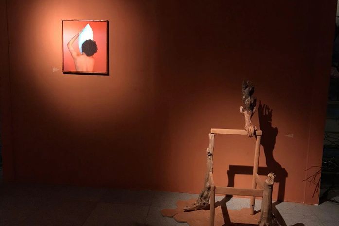 Inaugurada no dia 26/12, exposição ‘Raízes mortas ainda dançam sobre a terra’ segue em cartaz