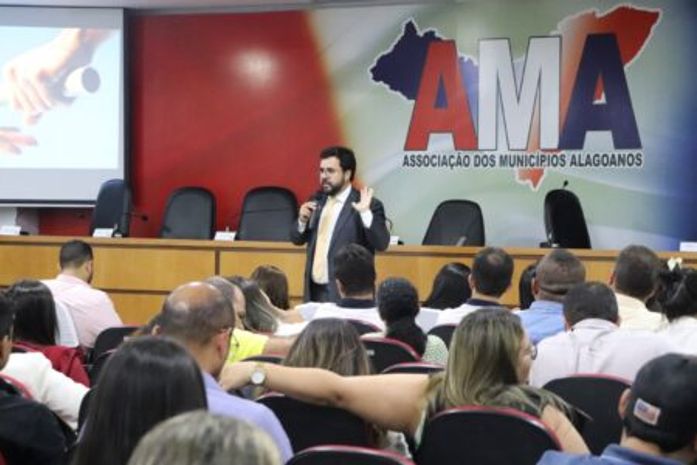 Recomendações do TCU e transição de gestão encerram primeiro dia de evento na AMA