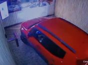 Vídeo mostra soldado da PM invadindo motel onde enfermeiro foi morto no Agreste de AL 