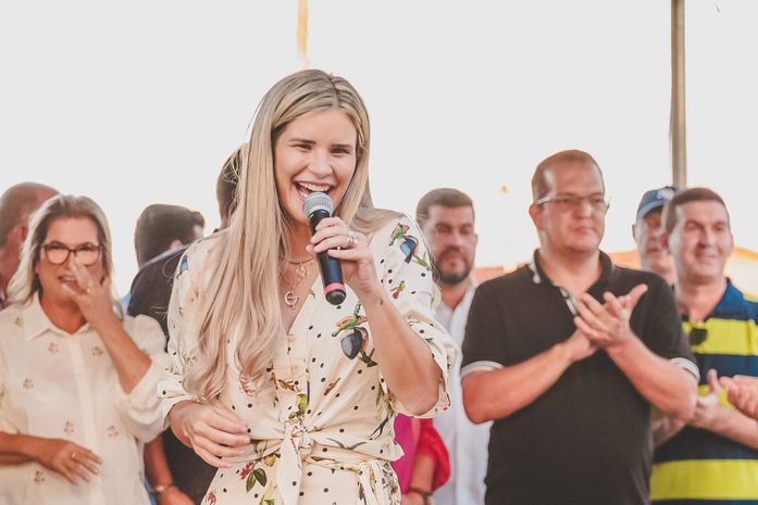Prefeita Ceci Rocha entrega reforma de escola e nova sede do Caps em Atalaia