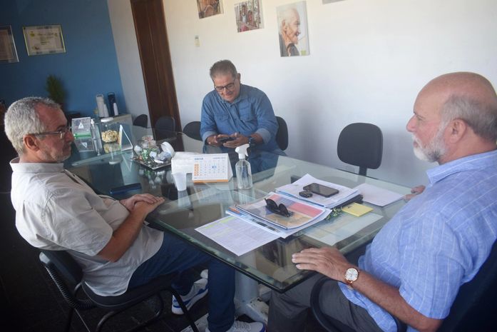 Maurício Holanda visitou o Instituto de Terras e solicitou apoio na revisão de limites territoriais do município