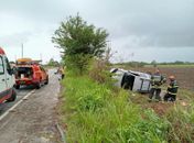 Homem fica preso às ferragens e morre após capotamento de veículo, na parte alta