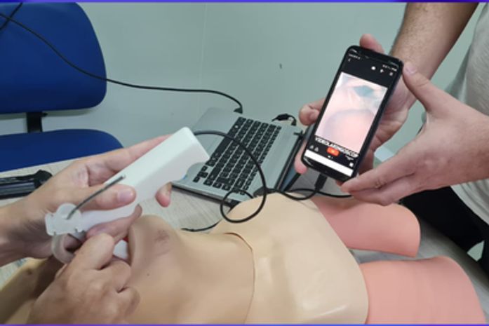 Equipamento produzido na Ufal auxilia treinamento para intubação e possui baixo custo