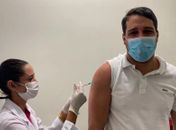 Prefeito de Santana do Mundaú recebe 2ª dose e faz apelo para população completar ciclo vacinal contra a Covid-19