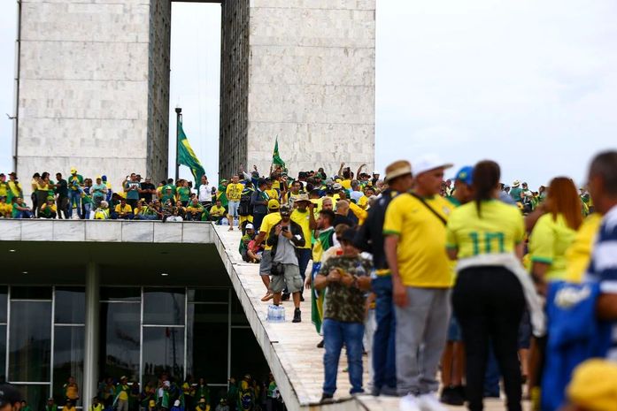 AGU pede que bloqueio de bens de golpistas suba para R$ 20,7 milhões