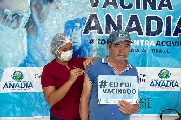 Saúde de Anadia começa aplicação de vacina bivalente contra COVID-19