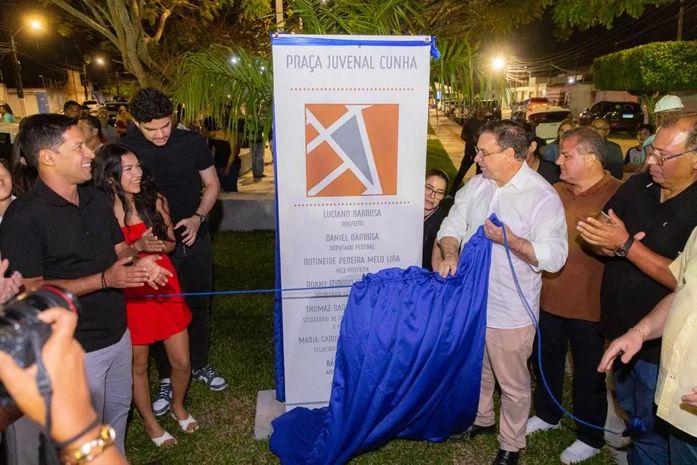 Prefeito Luciano entrega área de convívio social com redário em Arapiraca