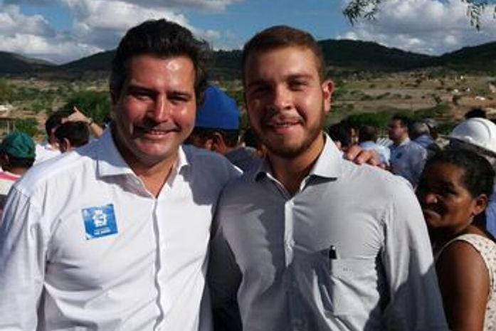 Prefeito Vinícius com o ministro dos Transportes, Maurício Quintela num recente encontro nas obras do DNIT na região