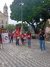 Manifestantes cobram contratação de 98 mil moradias do Minha Casa, Minha Vida em ato no Centro