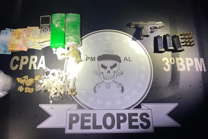 Polícia Militar apreende armas de fogo e drogas, em Arapiraca e Atalaia