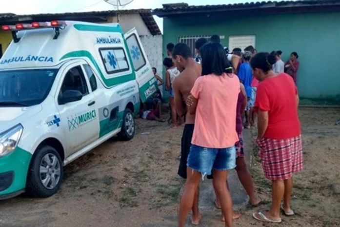 Jovem sofre tentativa de homicídio na porta de casa em Murici