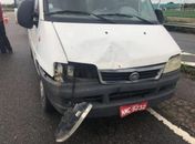 Colisão entre van e carro de passeio é registrada na AL-101