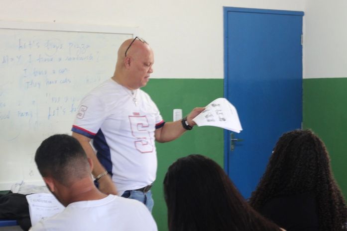 Mais de 100 vagas são ofertadas para cursos gratuitos de espanhol, em Maceió; confira