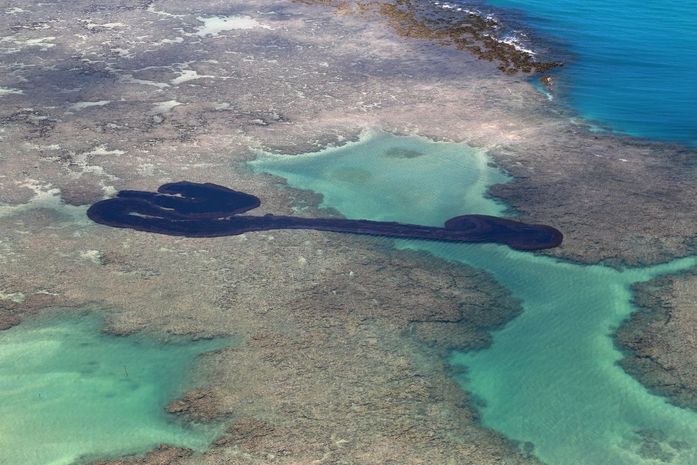 Óleo no litoral nordestino