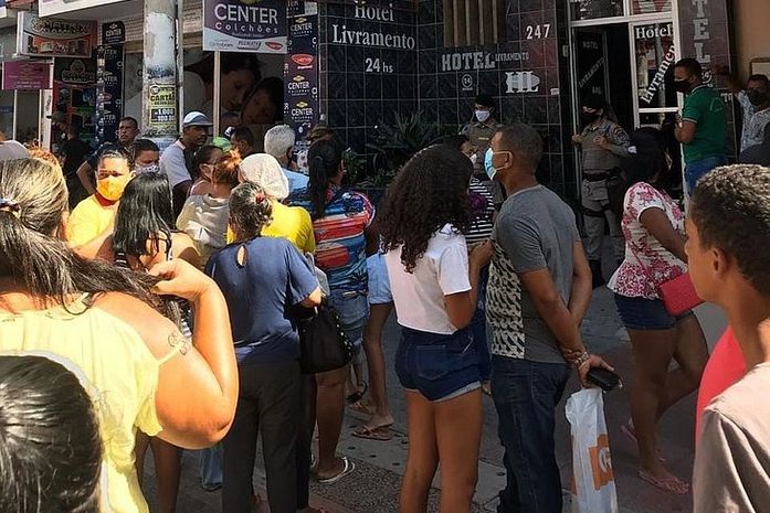 Homem esfaqueia mulher e a si mesmo após discussão em hotel no Centro de Maceió