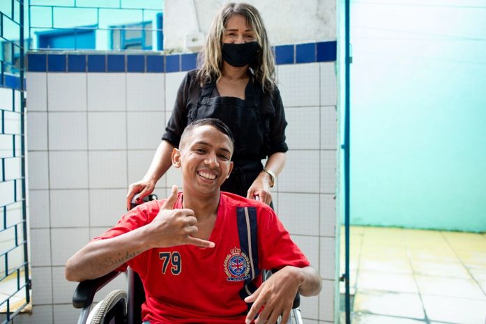 Secretaria de Assistência Social leva corte de cabelo a abrigos de Maceió