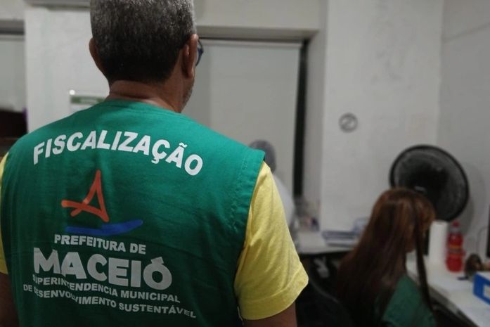 Alurb fiscaliza comércios e orienta sobre destinação correta do lixo