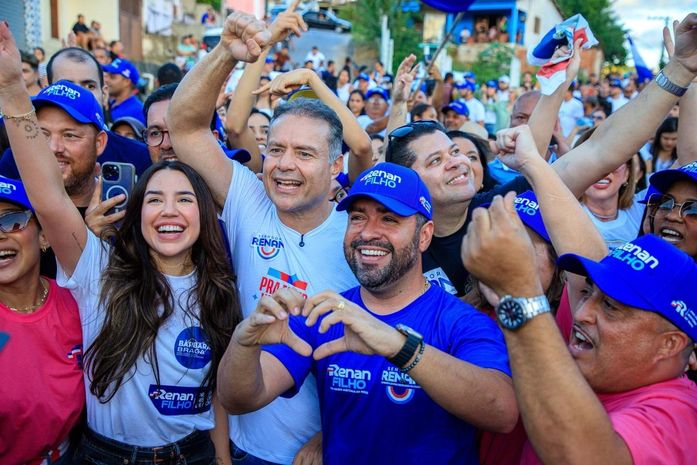 Prefeito João Victor recebe o Senador Renan Filho faz caminhada nas principais ruas de Viçosa