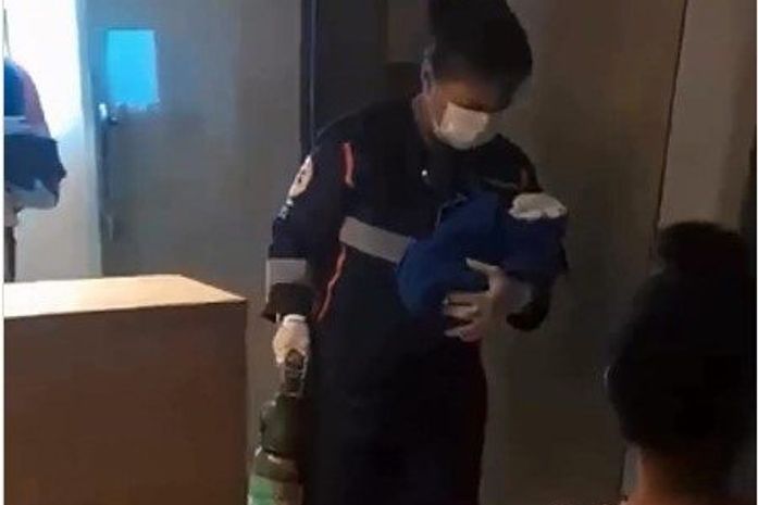 Jovem dá a luz em clínica médica que estava fazendo exame pré-natal