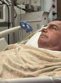 Bolsonaro teve piora da função renal e segue estável na UTI, diz boletim