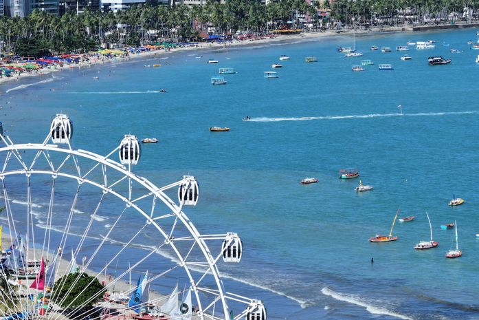 Maceió vive alta temporada com cidade cheia, programação especial e atrações que encantam turistas na orla
