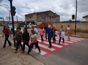 Semáforo e mini terminal de passageiros são instalados durante Semana do Transito