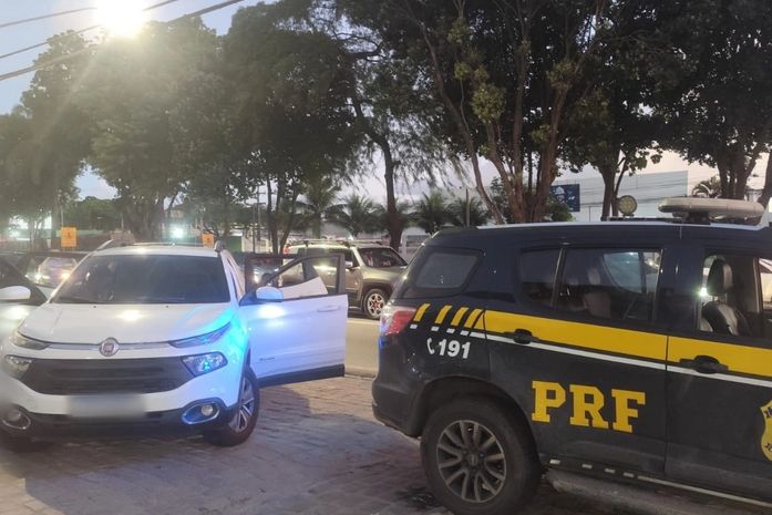 PRF recupera três veículos roubados e prende suspeitos de receptação em Alagoas