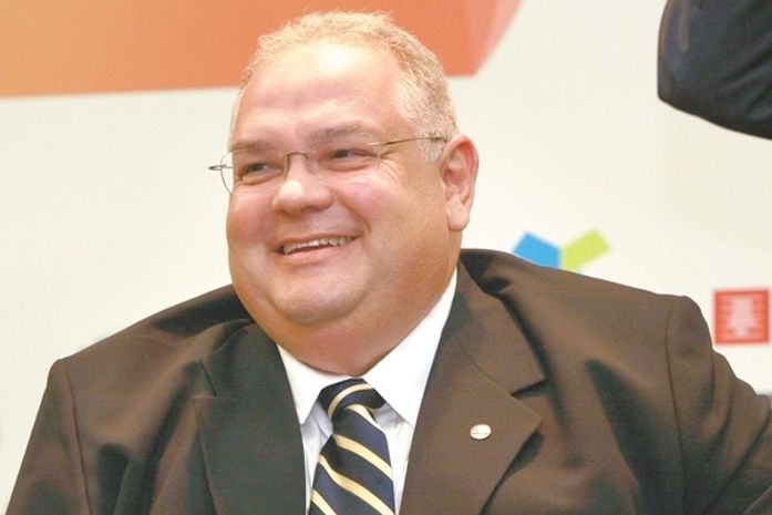 Omar lança será candidato ao governo de AL