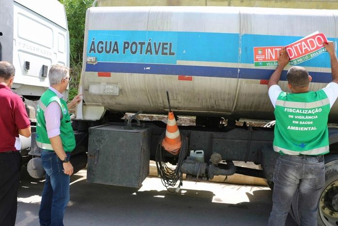 Caminhão foi interditado