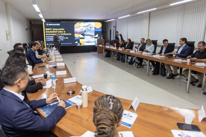 Prefeitura e investidores avaliam implantação do BRT nas avenidas Fernandes Lima e Durval de Góes Monteiro