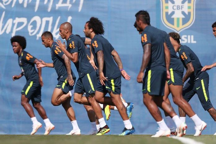 Seleção brasileira treinou na sexta, quanto Tite confirmou equipe que entra em campo hoje