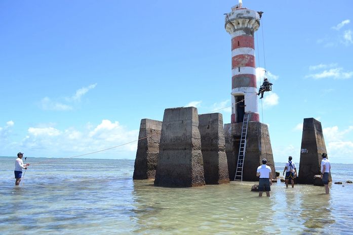Capitania dos Portos de Alagoas realiza manutenção preventiva do Farol Ponta Verde