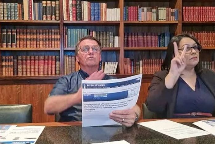 YouTube derruba live de Bolsonaro e suspende canal por uma semana