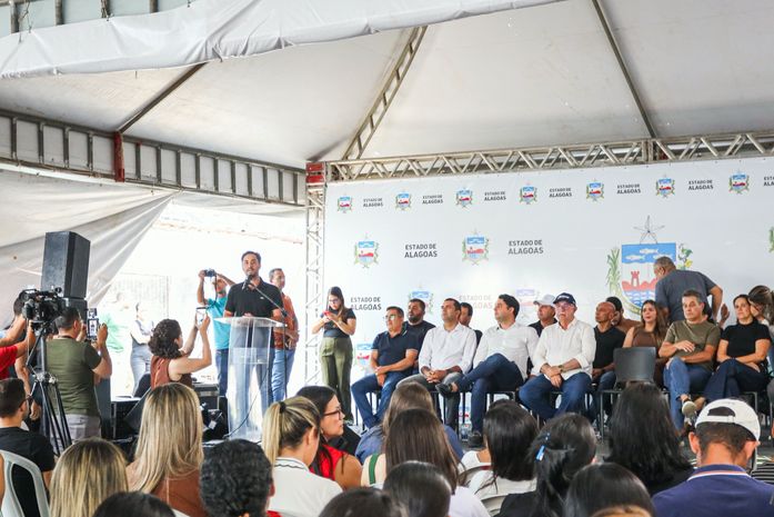 Governo de Alagoas investe mais de R$ 8 milhões em obras de infraestrutura viária em Santana do Mundaú