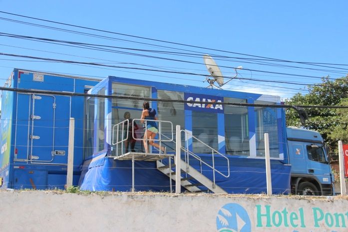 Alta temporada: Agência Móvel da Caixa Econômica se instala na Praia do Francês