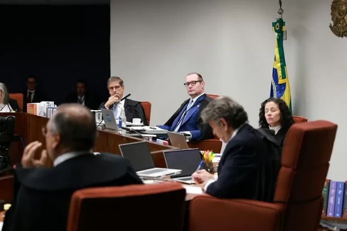 Moraes e a mansão. Fux e Tarcísio