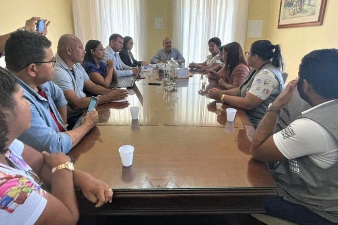 Prefeito Ronaldo Lopes mantém diálogo com SINDSPEM e servidores da Prefeitura de Penedo